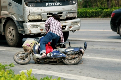 ��ͨ�¹ʟoֱ����ײ��؟����η֓�