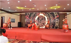 煥廷法律服務集團創(chuàng)始人劉煥廷受邀河南省山東商會會議現(xiàn)場進行《智慧共享 法律護航》企業(yè)普法宣講5.webp.jpg